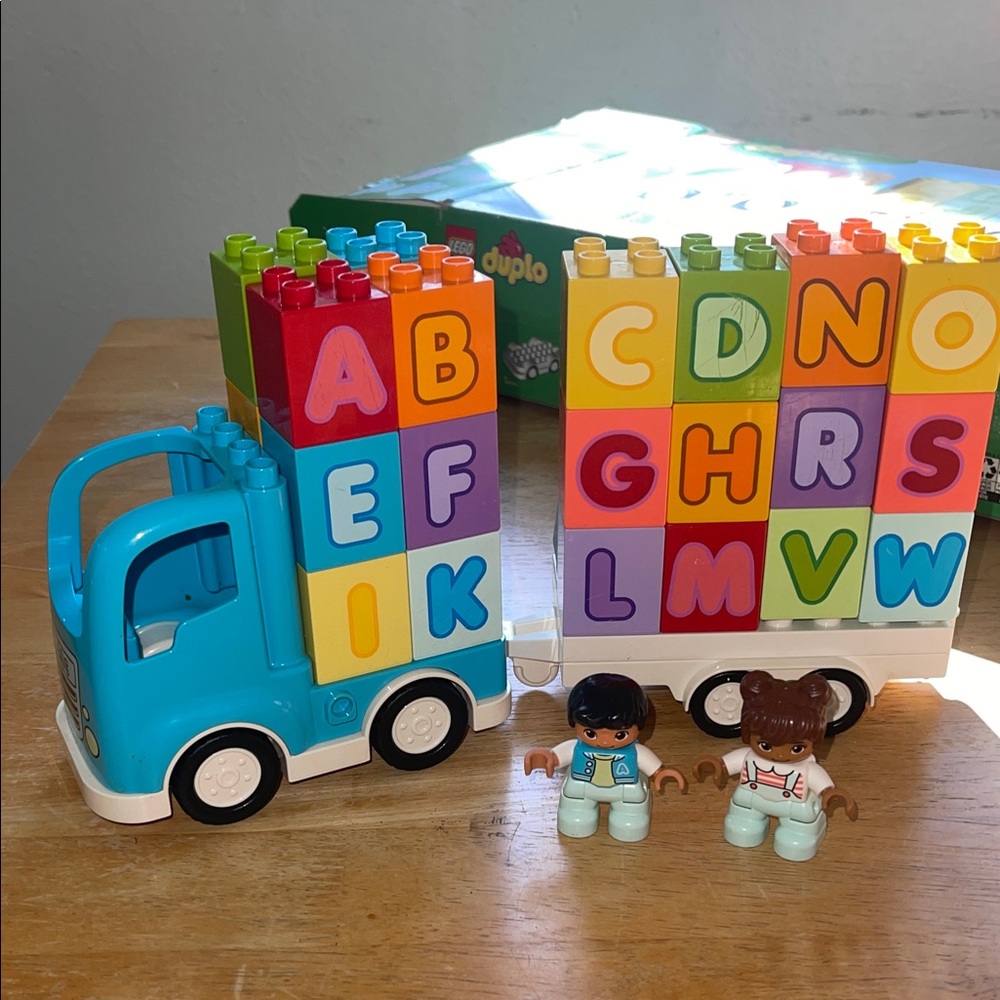 LEGO Duplo Alphabet Learning Set - Picture 5 of 9